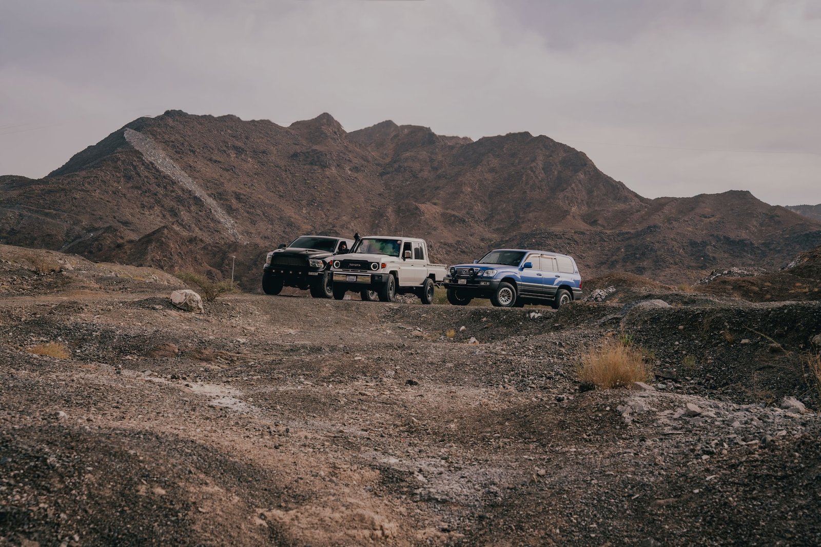 Best 4x4 tracks UAE wadi off-road