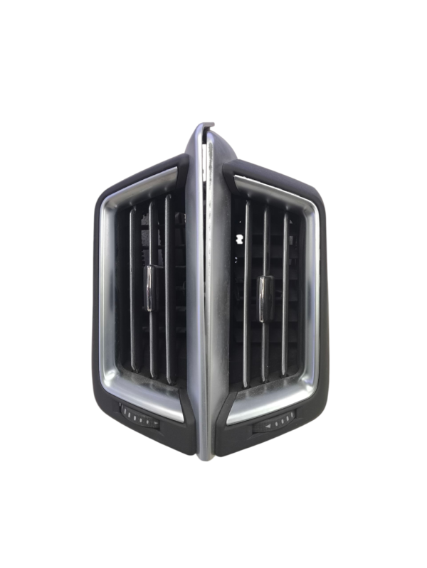 Dashboard Center AC Vent – Toyota Land Cruiser 200 (2016-2021) | 4WD Authority