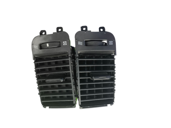 Center AC vent Left and Right – Toyota Land Cruiser Prado 150 (2008-2011) | 4WD Authority